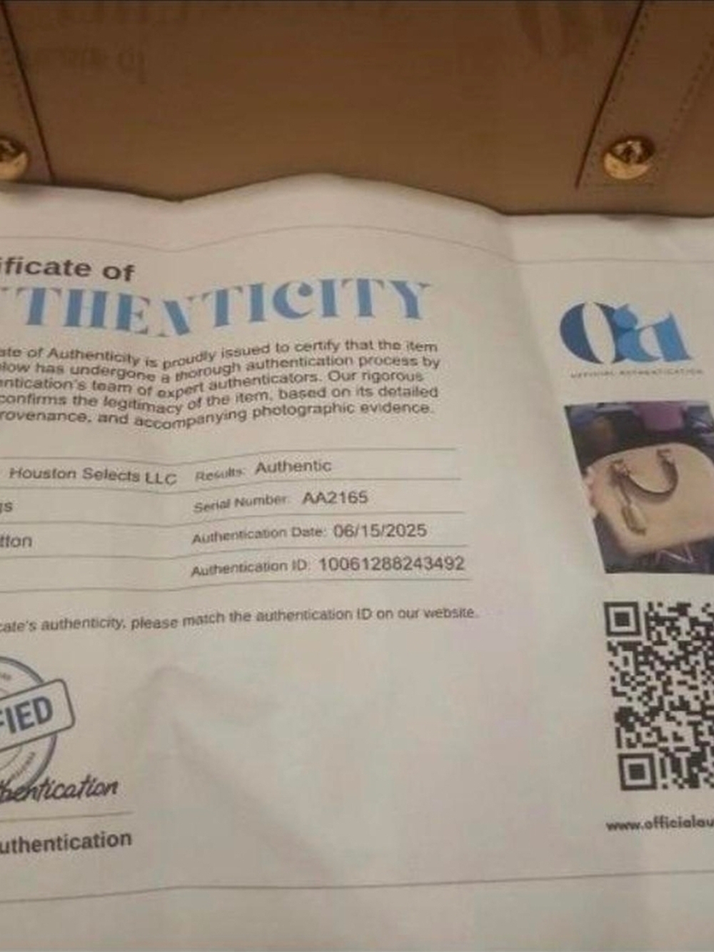 Louis Vuitton Patent Leather Alma MM Handbag in Beige - Picture 3 of 16